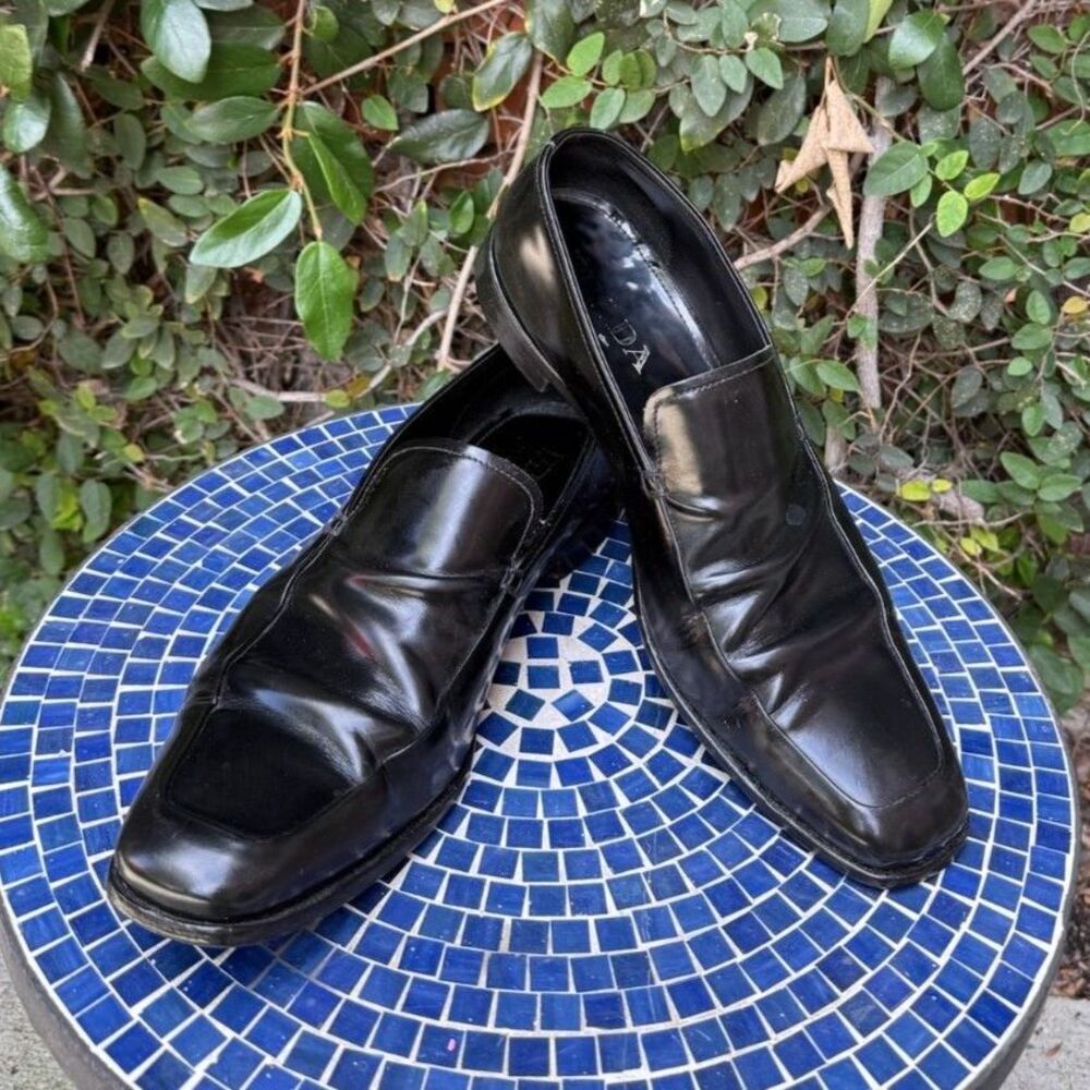 PRADA men's black leather loafer / dress shoe