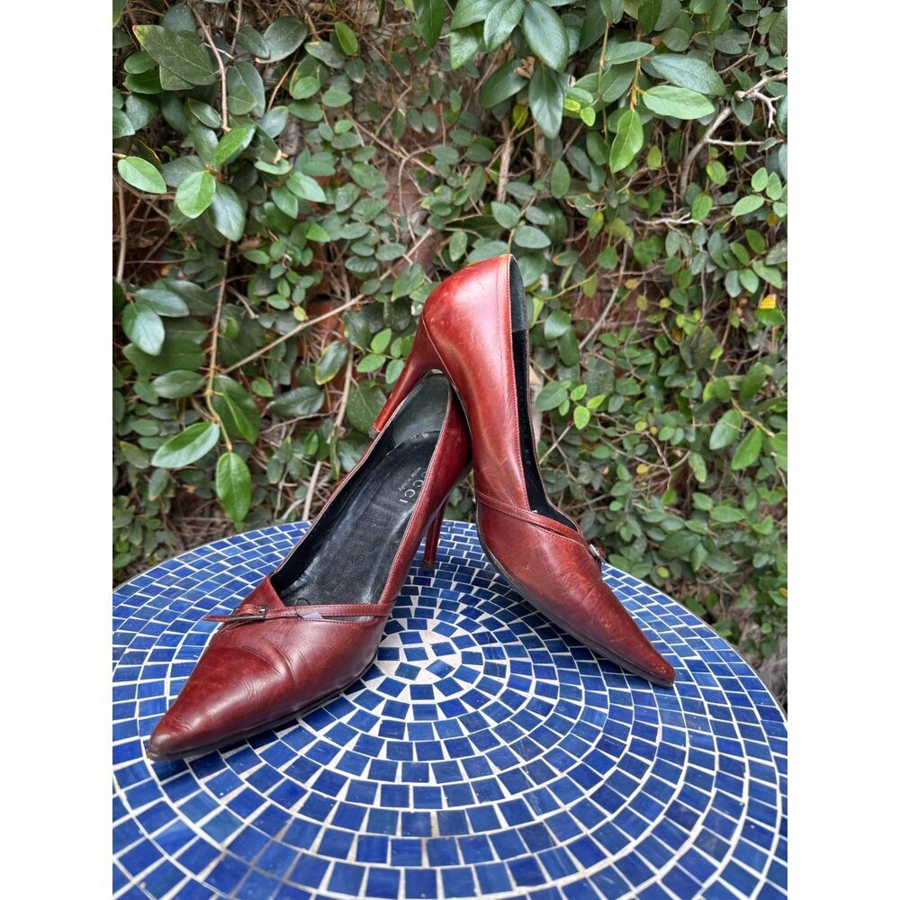 Gucci brown leather stilettos pumps