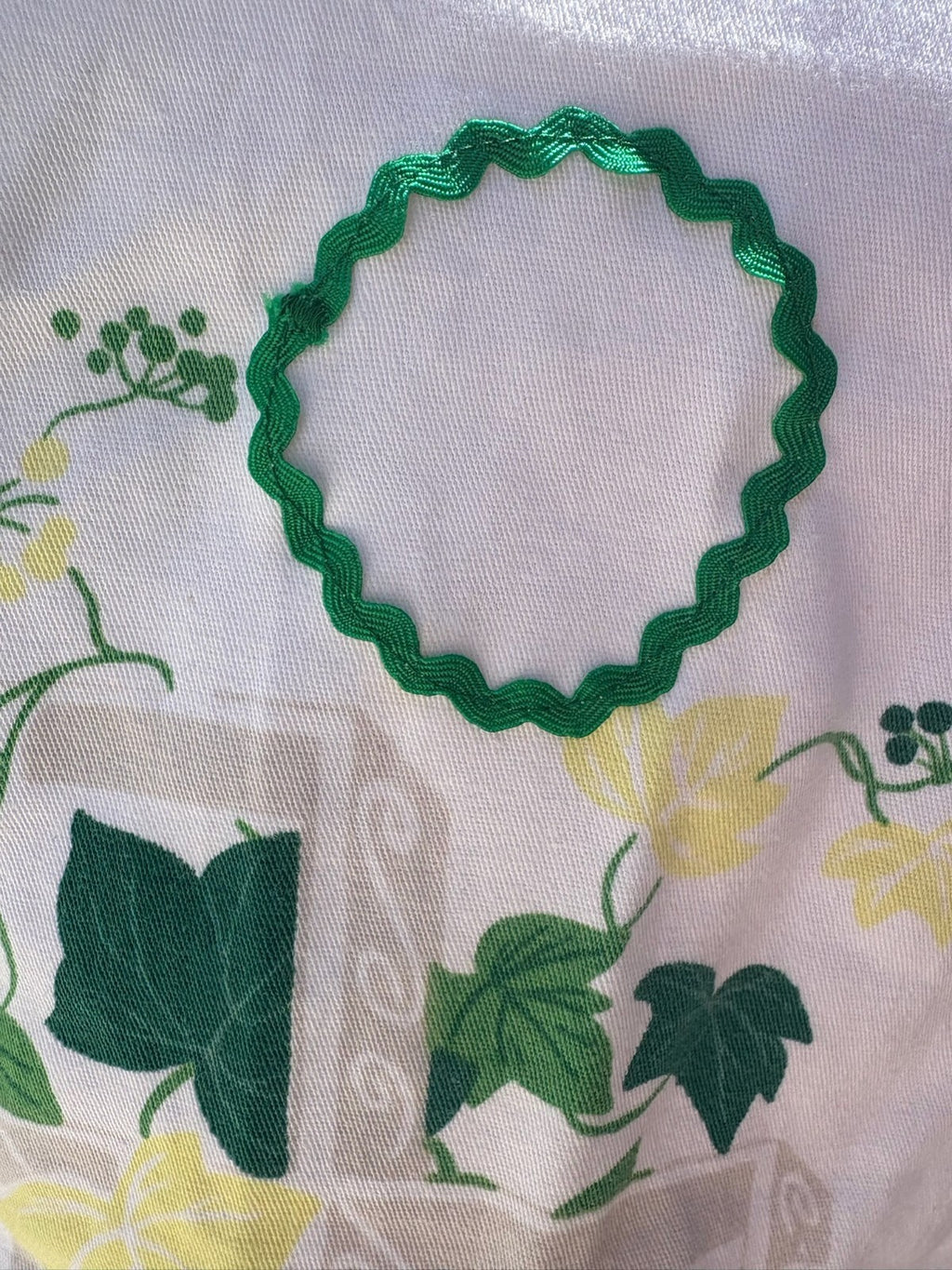 Upcycled vintage ivy print cotton tablecloth set