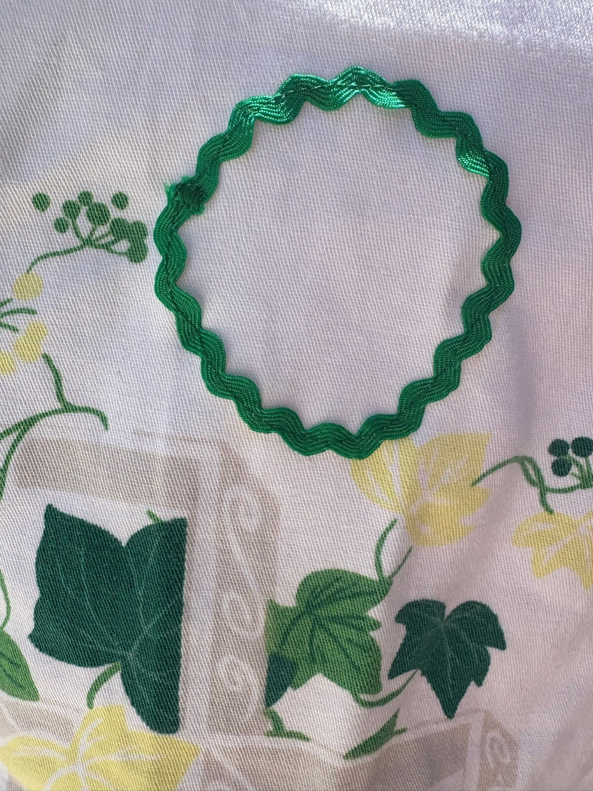 Upcycled vintage ivy print cotton tablecloth set