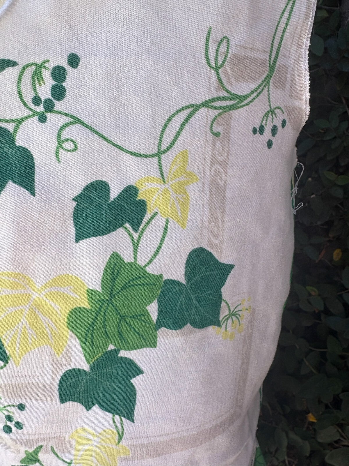 Upcycled vintage ivy print cotton tablecloth set