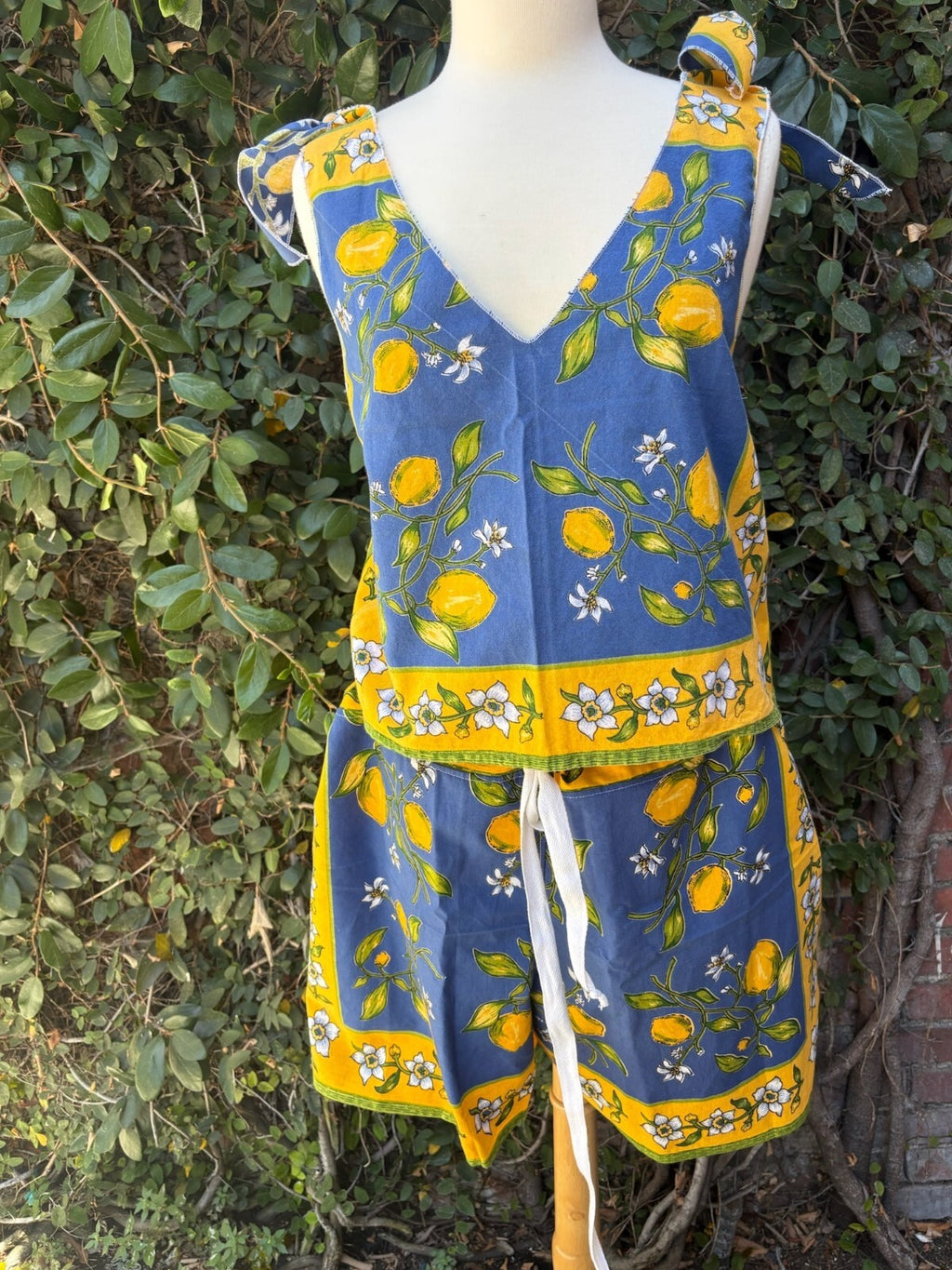 Upcycled lemon print dinner napkin set