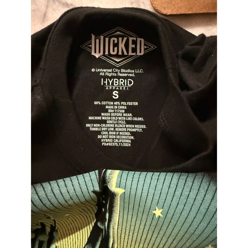 NWOT Wicked Defying Gravity official merch graphic tee, kids small